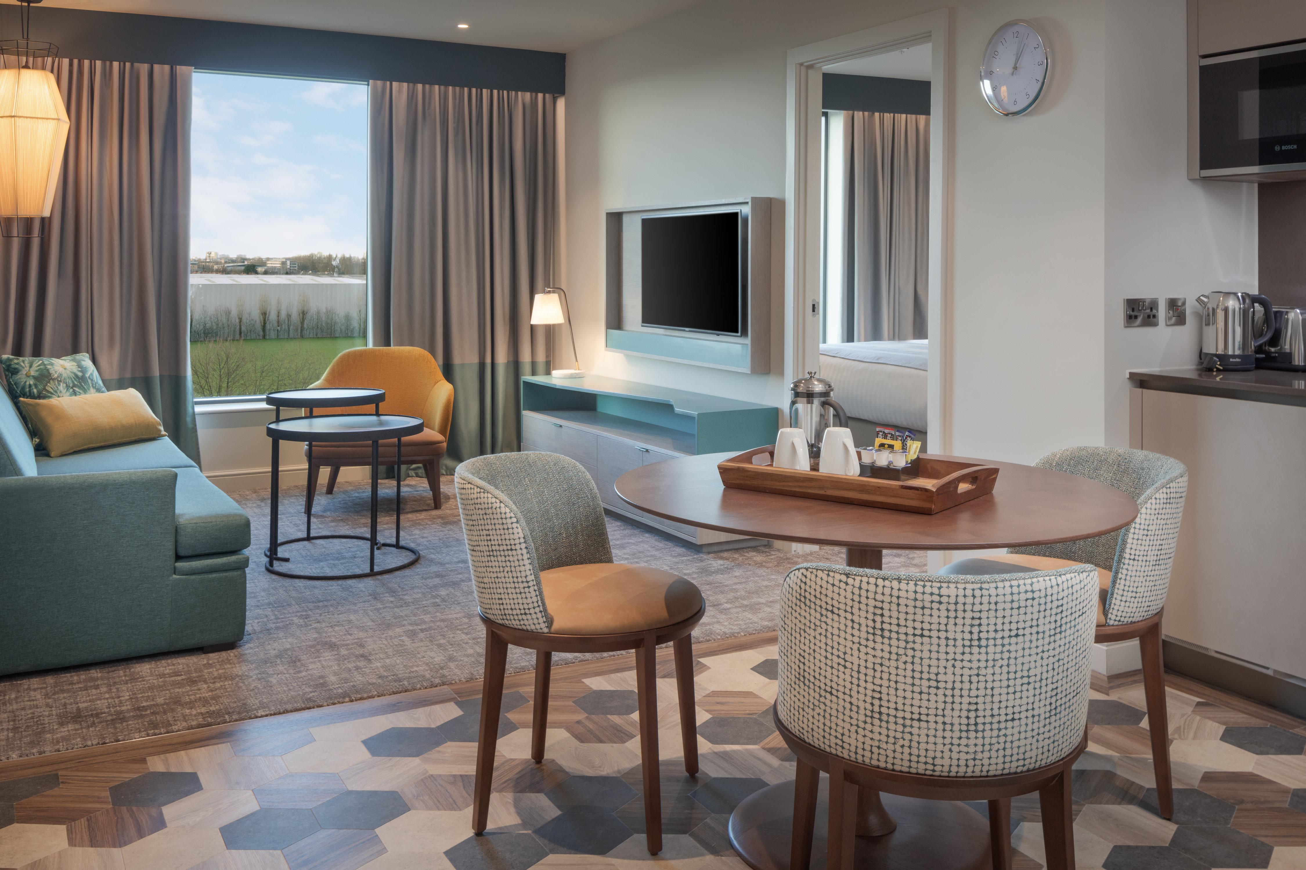 Staybridge Suites London Heathrow - Bath Road, An Ihg Aparthotel Hillingdon Exteriör bild