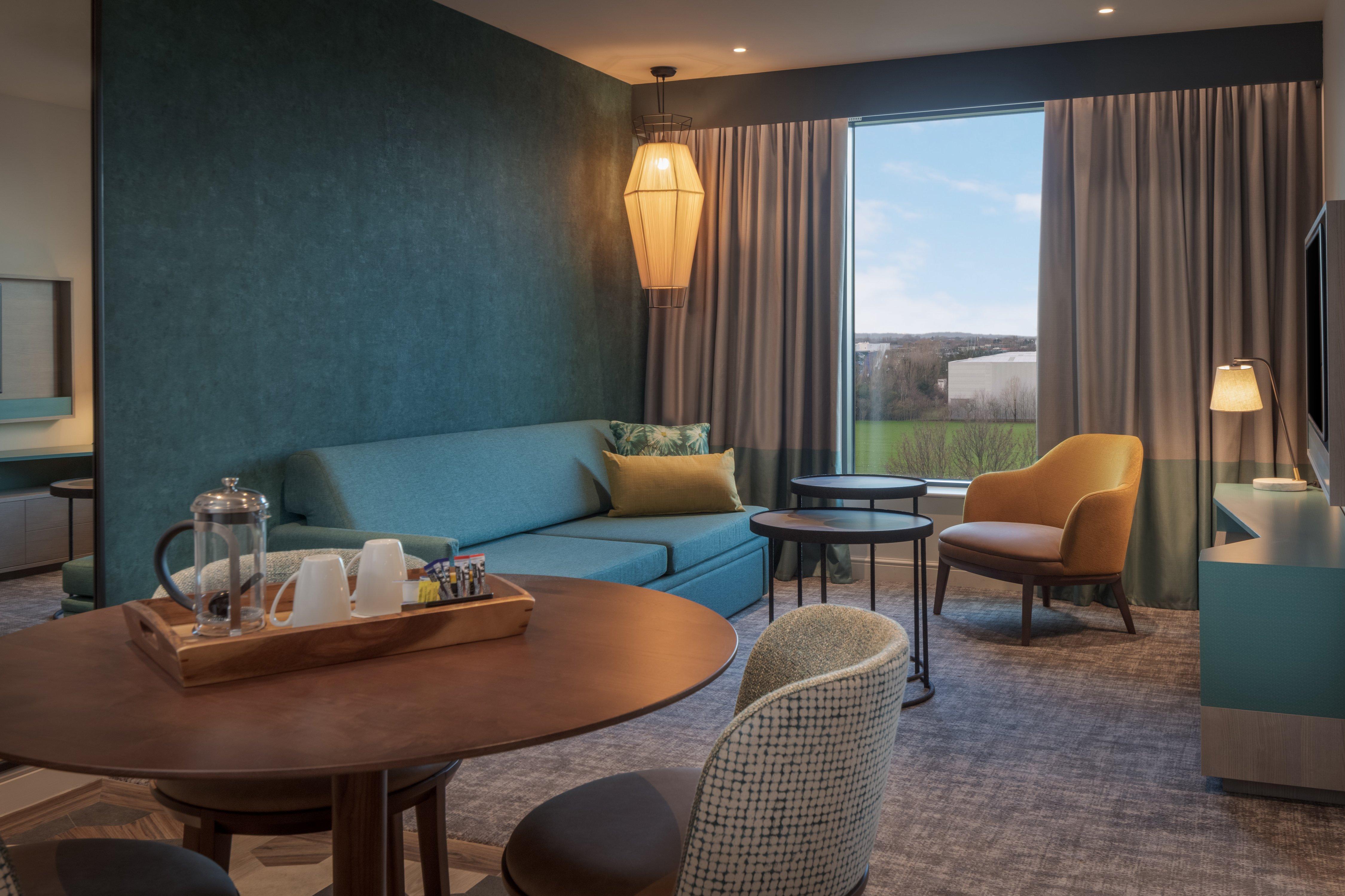 Staybridge Suites London Heathrow - Bath Road, An Ihg Aparthotel Hillingdon Exteriör bild