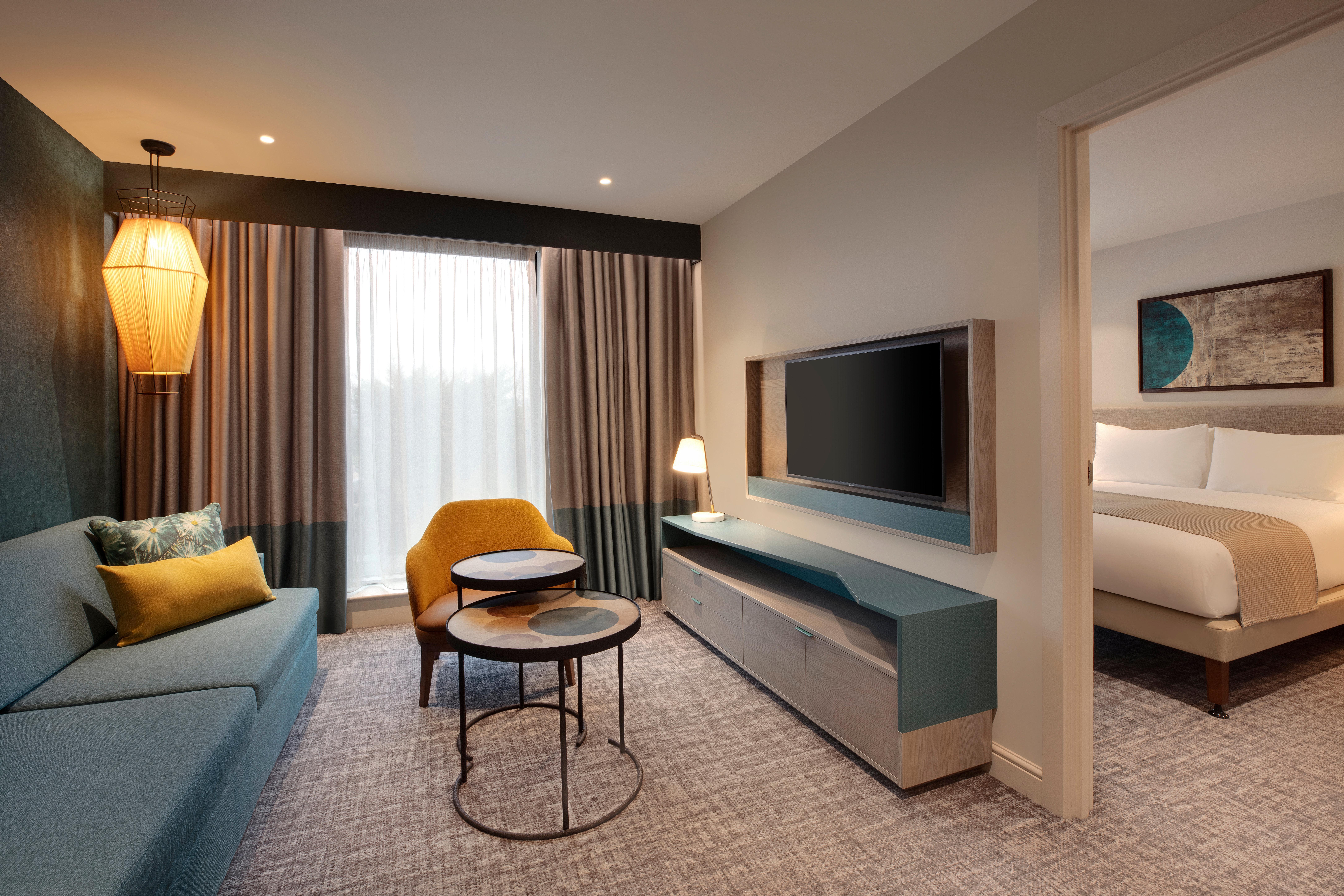 Staybridge Suites London Heathrow - Bath Road, An Ihg Aparthotel Hillingdon Exteriör bild
