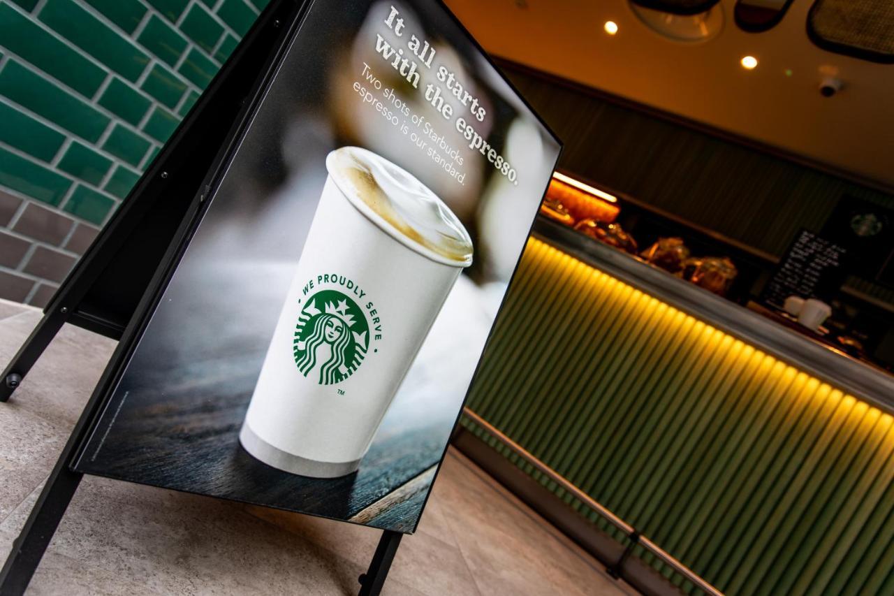 Staybridge Suites London Heathrow - Bath Road, An Ihg Aparthotel Hillingdon Exteriör bild