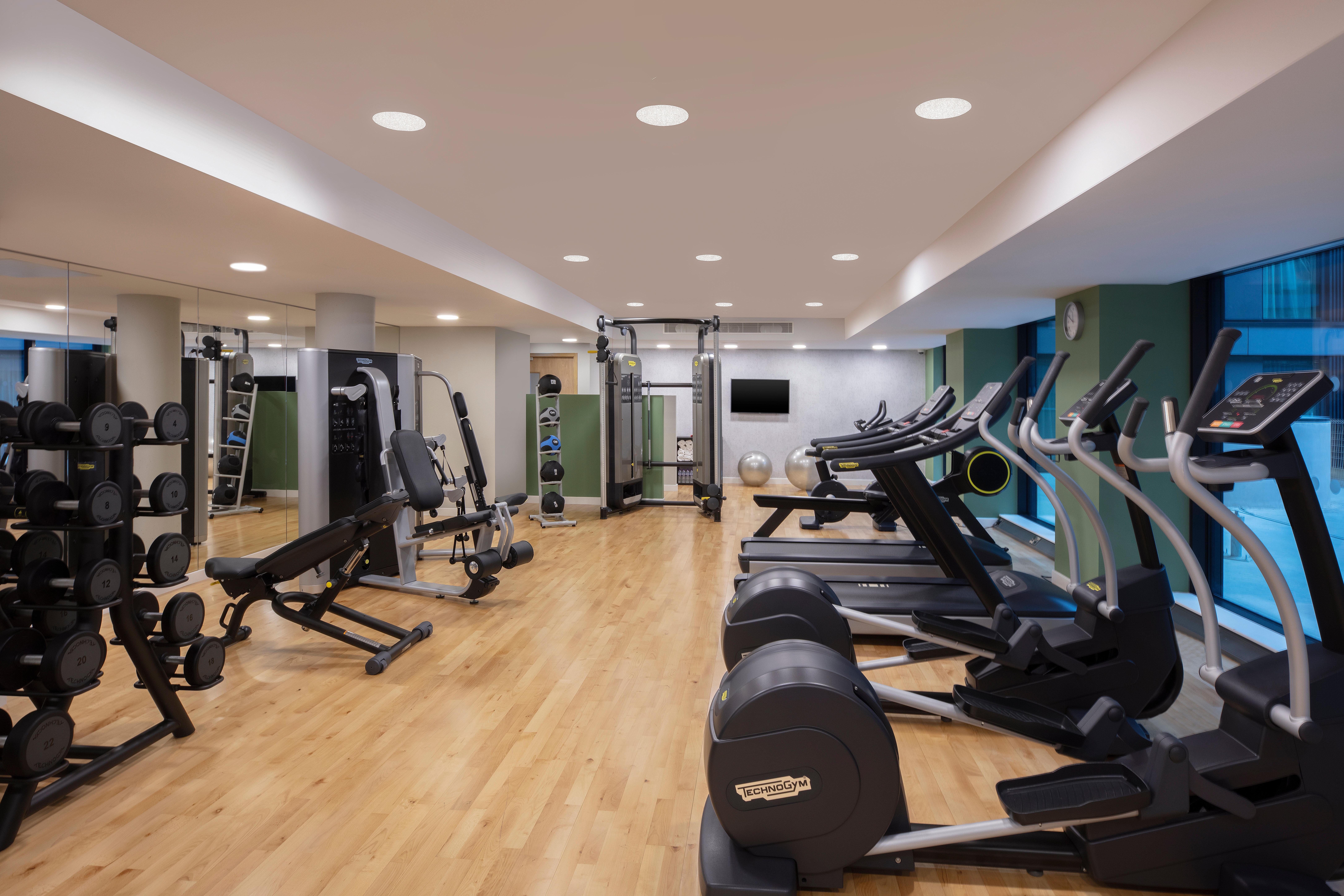 Staybridge Suites London Heathrow - Bath Road, An Ihg Aparthotel Hillingdon Exteriör bild