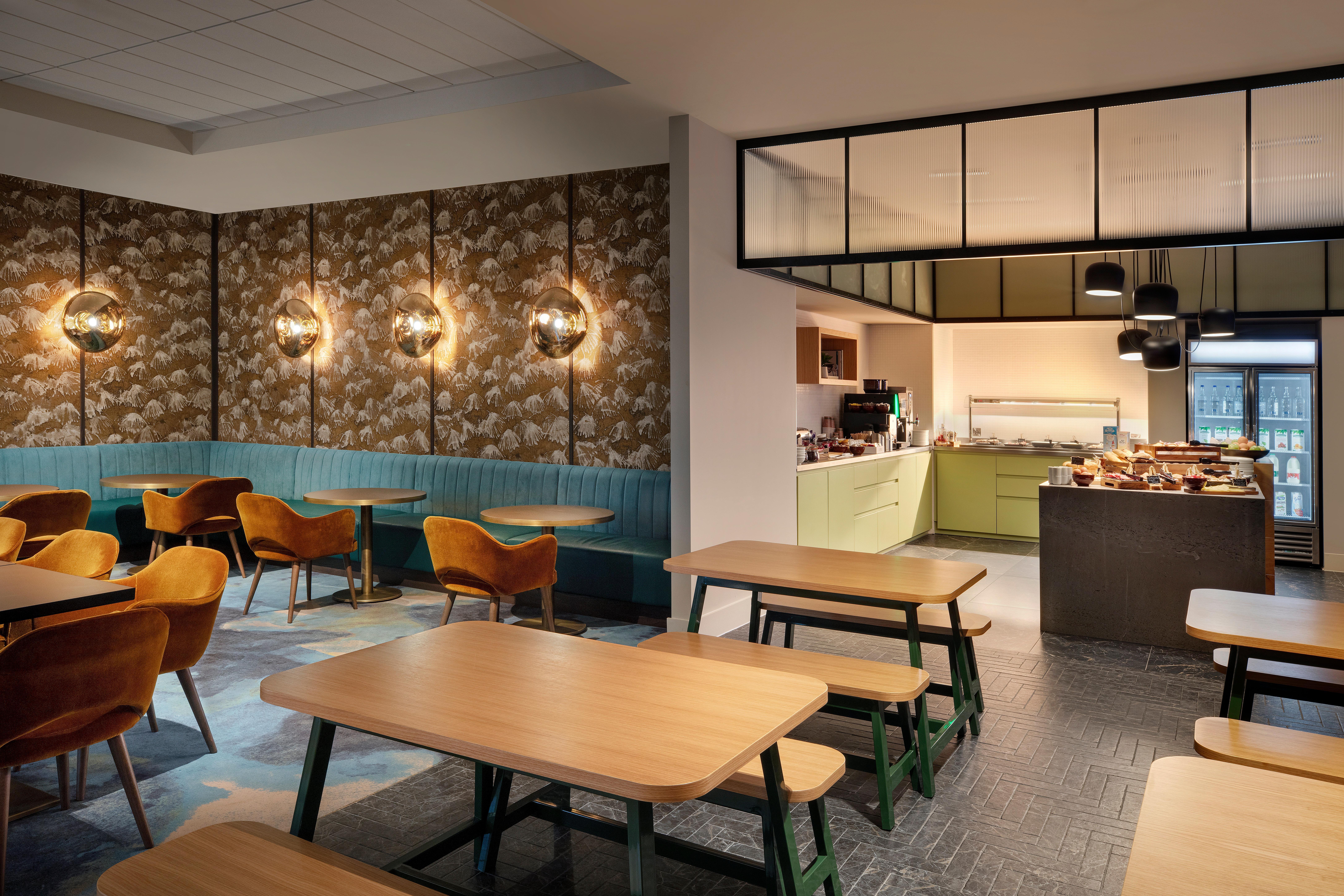 Staybridge Suites London Heathrow - Bath Road, An Ihg Aparthotel Hillingdon Exteriör bild